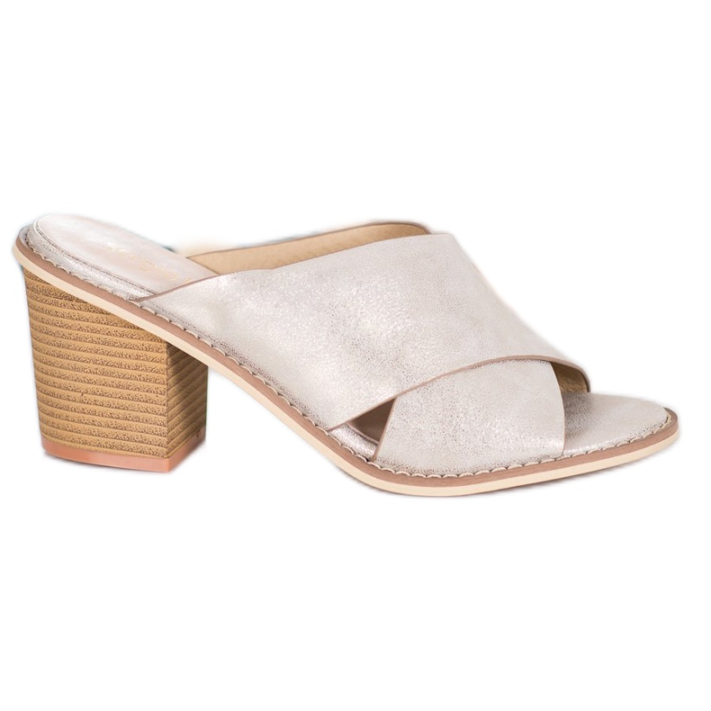 Sergio Leone Kultaiset tossut baarissa kultainen