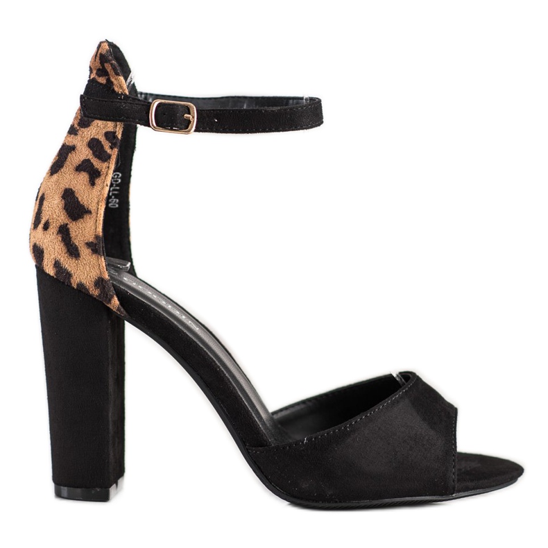 Goodin Pumput, joissa on pilkkuja ruskea musta