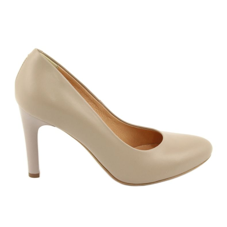 Mustang -pumput Espinto 755/153 -pylväässä beige