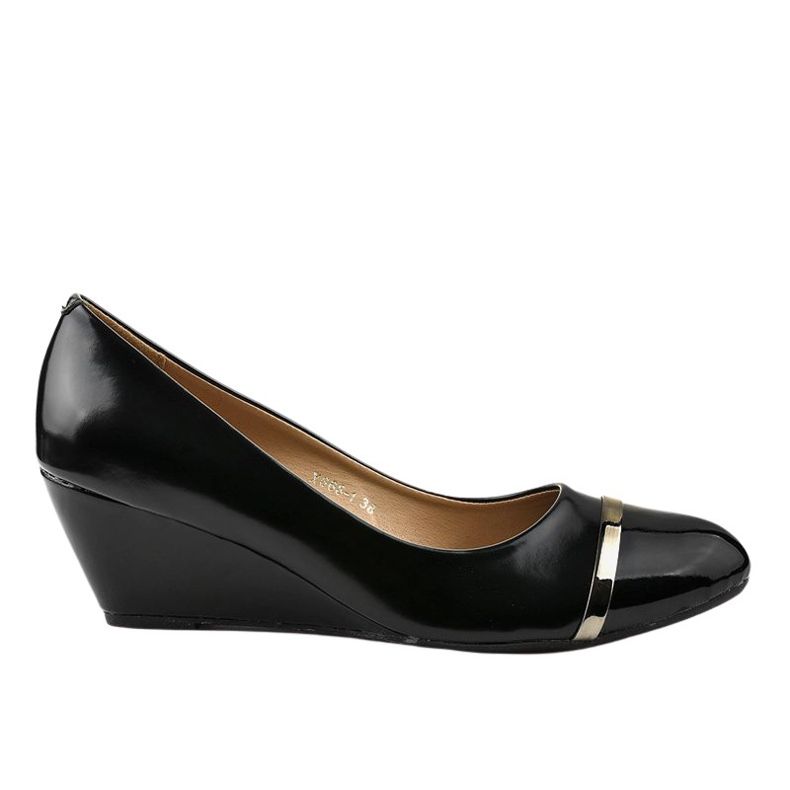 Mustat pumput kiilassa X668-1