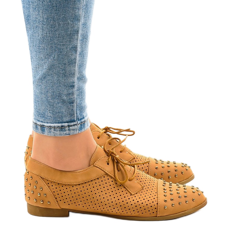 Ruskeat avoimet kengät, joissa nastat MJ1125