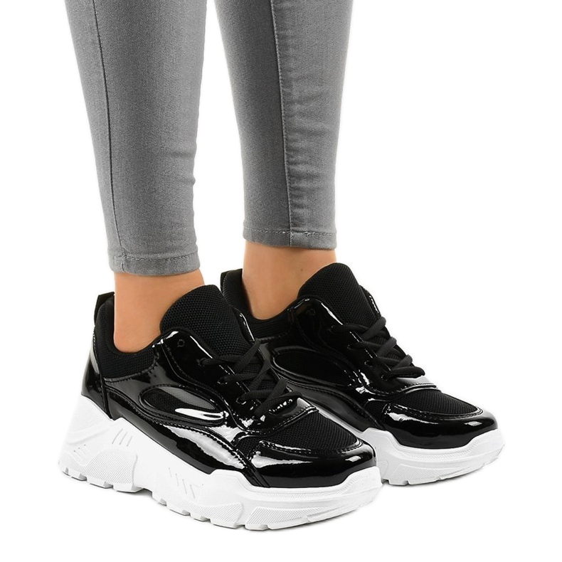 Muodikkaat mustat urheilukengät MS381E