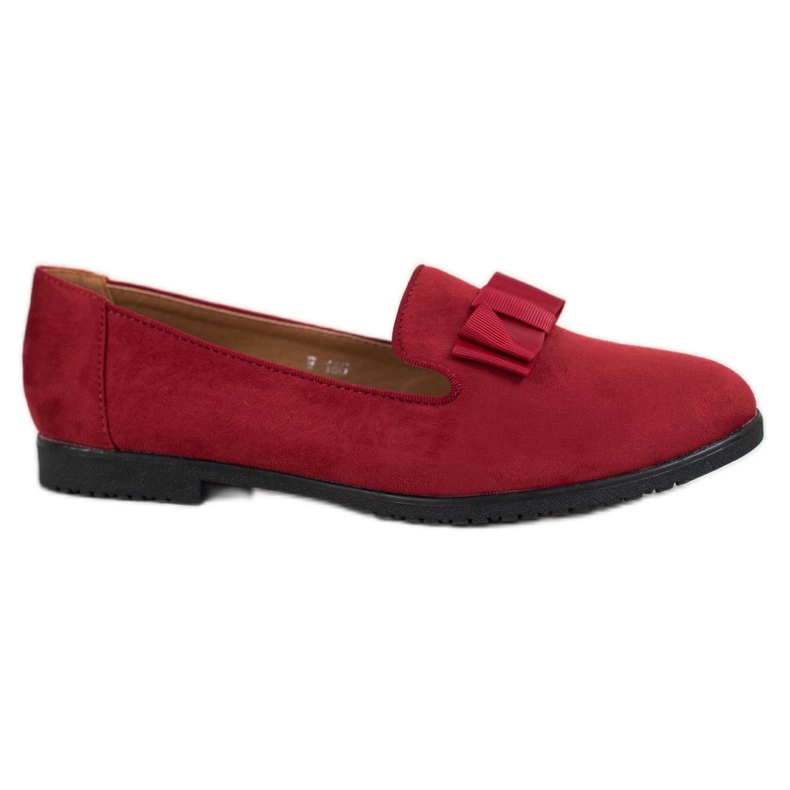 Miss Laura Herrat jousella punainen