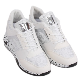 Valkoiset urheilukengät kiilakanta C131 Blanco valkoinen