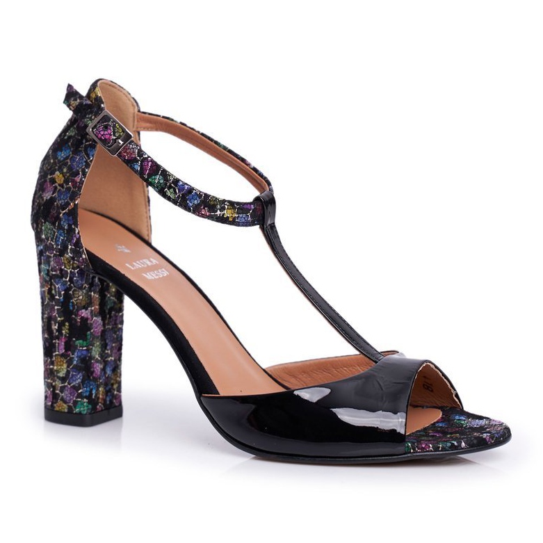 Sandaalit baarissa Laura Messi 1916 Black Crystals musta