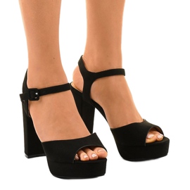 Mustat sandaalit mokkanahalla AT-0660-L