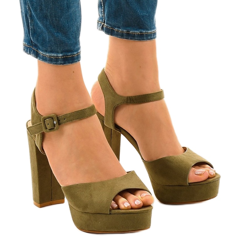 Vihreät sandaalit mokkanauhassa AT-0660-L