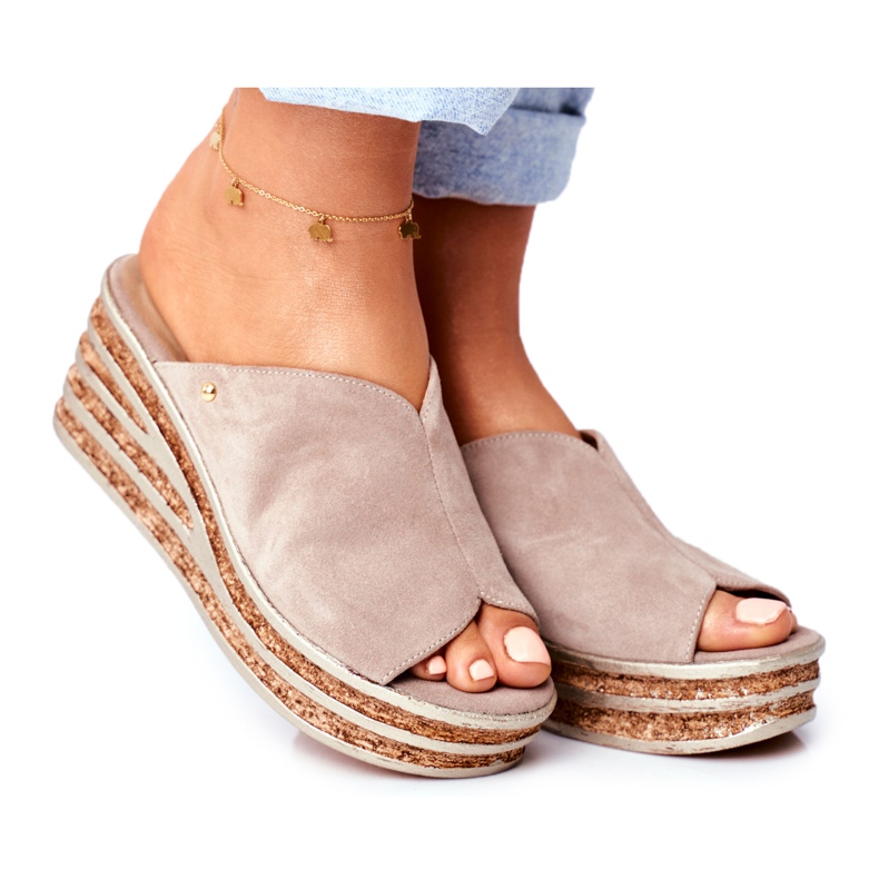 Naisten nahkatossut kiilassa Nicole 2559 Limonade beige