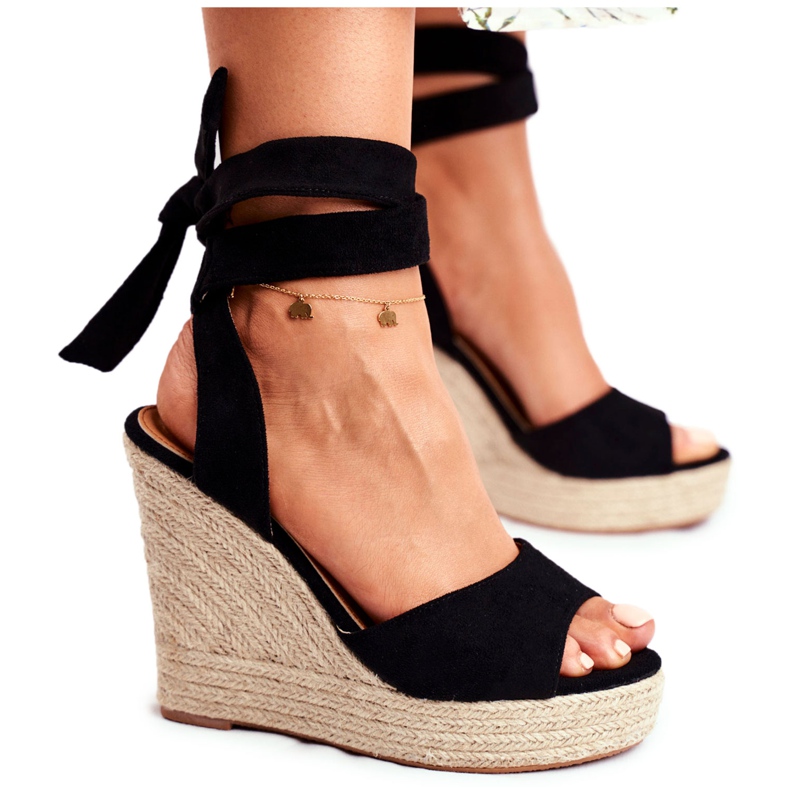 SEA Naisten sandaalit on Wedge Tie Black Belleza musta