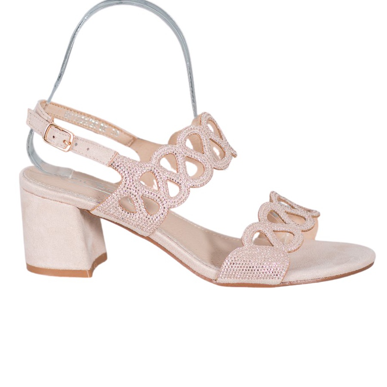 Filippo Sandaalit postissa, joissa on kuutiometriä ruskea