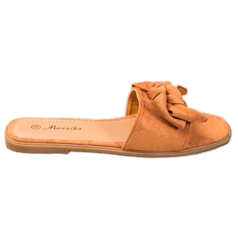 Mannika Tossut, joissa on rusetti ruskea