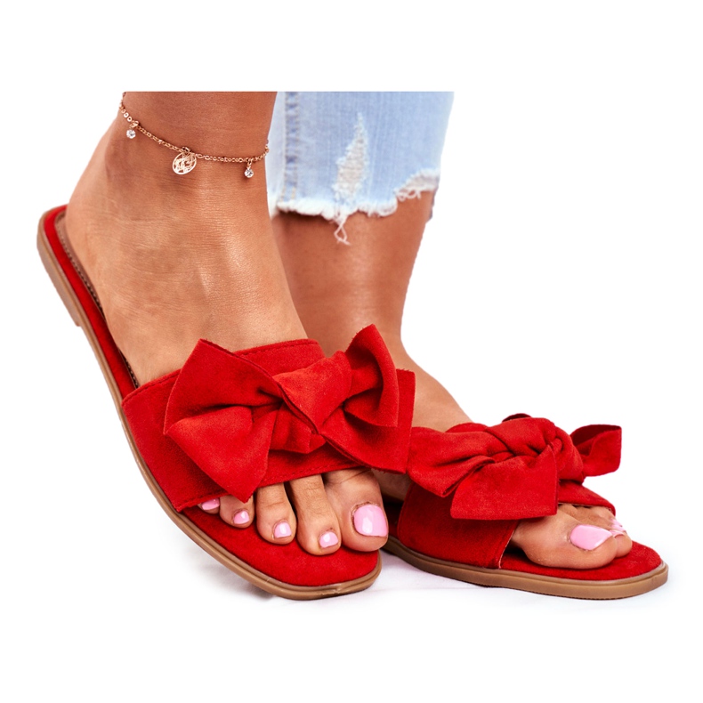 Malesian naisten tossut punaisilla jousilla punainen