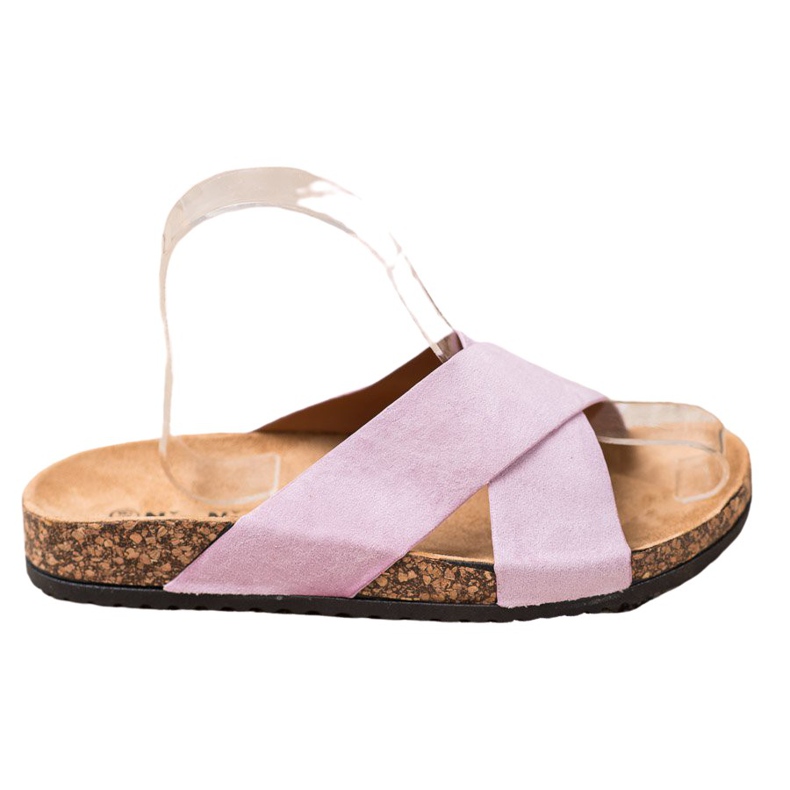 Nio Nio Rento tossut alustalla vaaleanpunainen