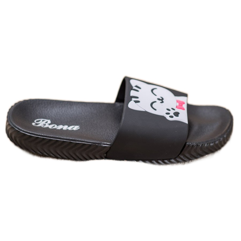 Bona Mustat tossut sovelluksella