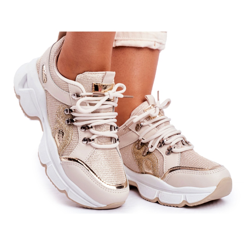 SEA Naisten Pekingin kultaiset urheilukengät kultainen