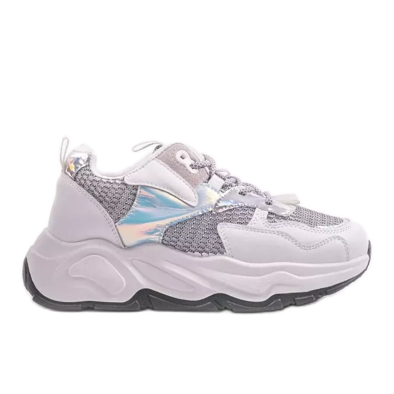 Valkoiset urheilukengät, joissa harmaat RAL-63-lisäosat valkoinen