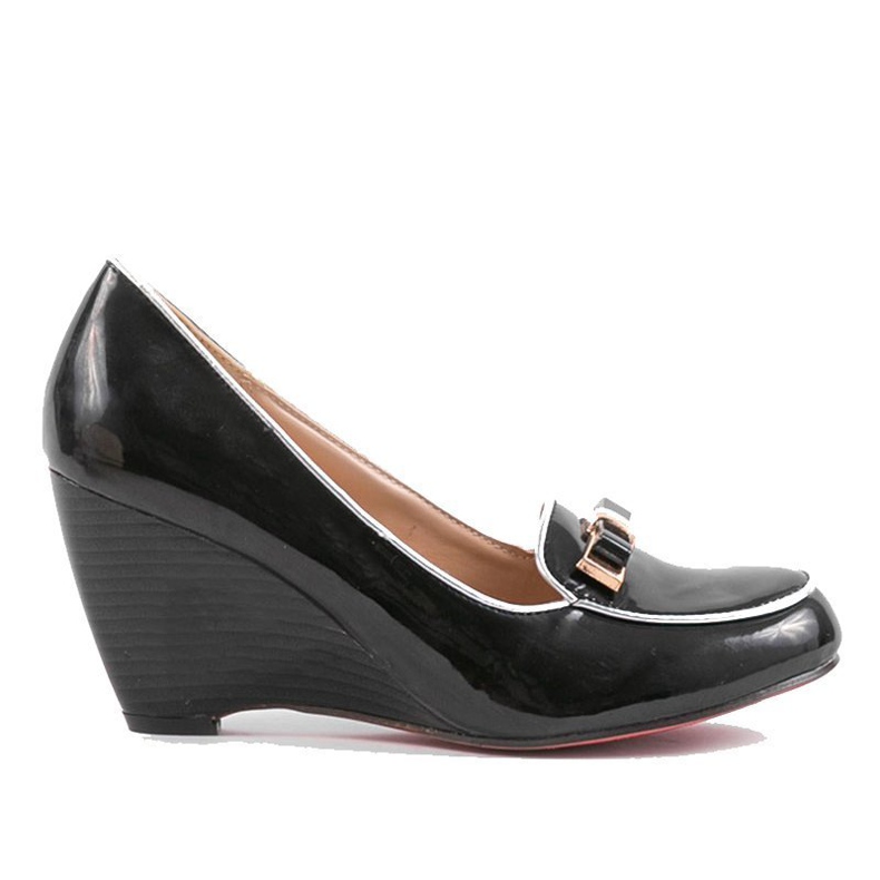 Mustat kiilapumput keulalla 0088-1