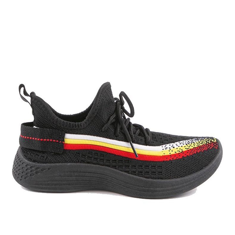 Mustat HB-48-urheilukengät