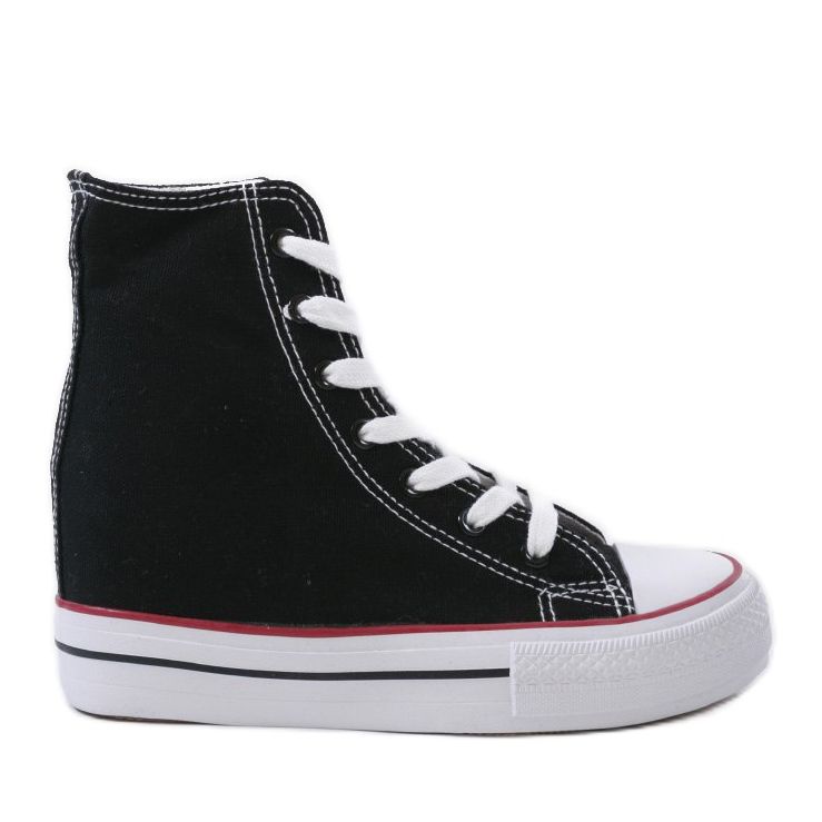 Mustat lenkkarit, joissa nauhakiilto B706-1