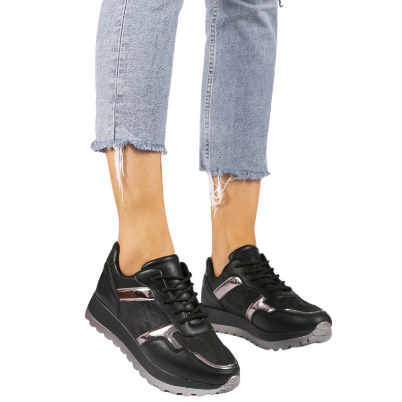 Mustat ekonahkaiset urheilukengät 2019-447