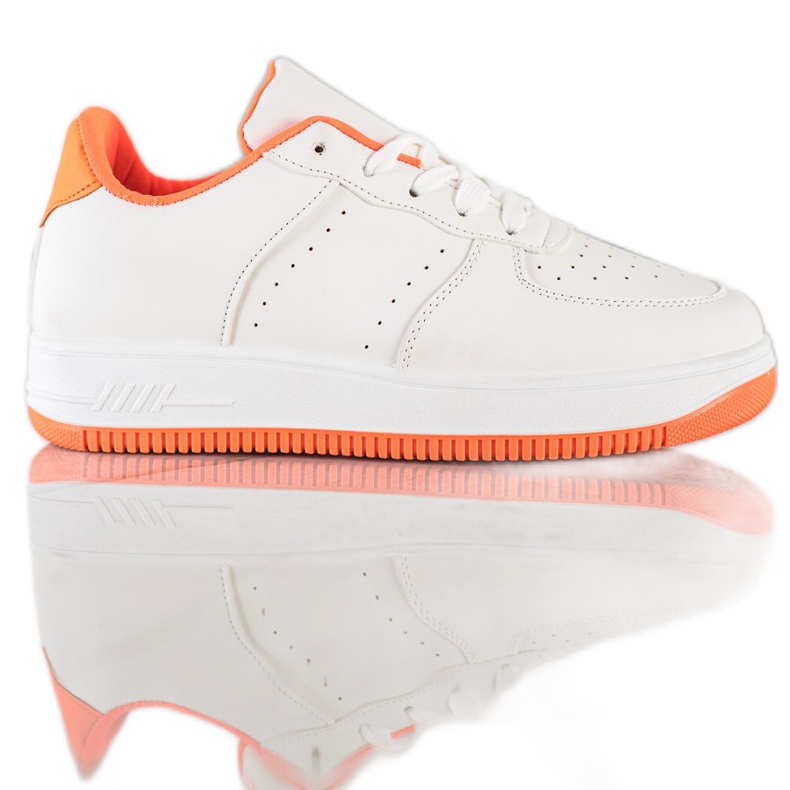 SHELOVET Tennarit alustalla valkoinen