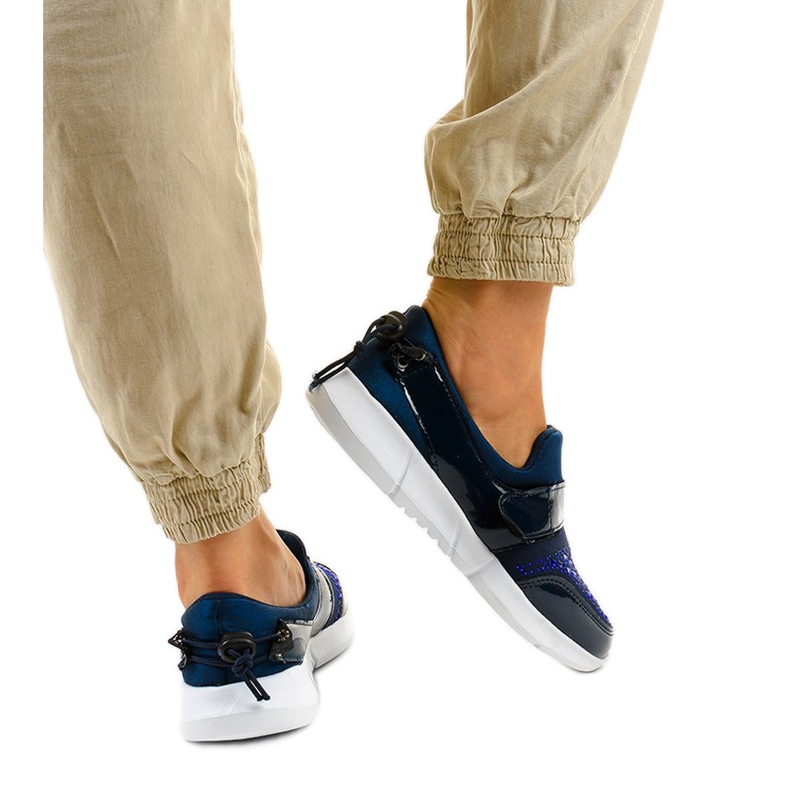 Tummansininen liukuva urheilukengät B120-3 laivastonsininen