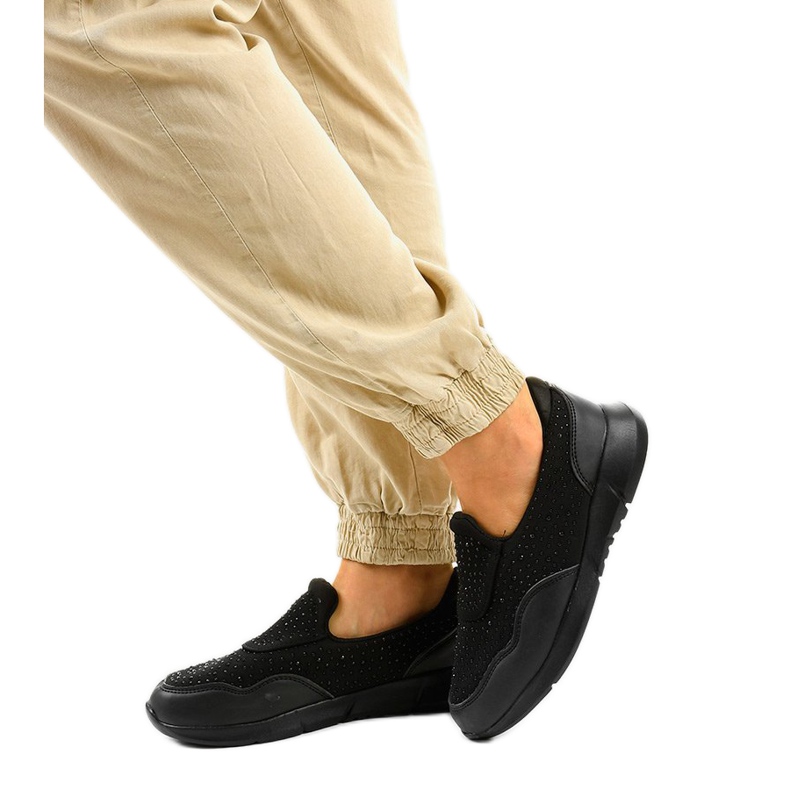 Mustat B84-liukuvat urheilukengät