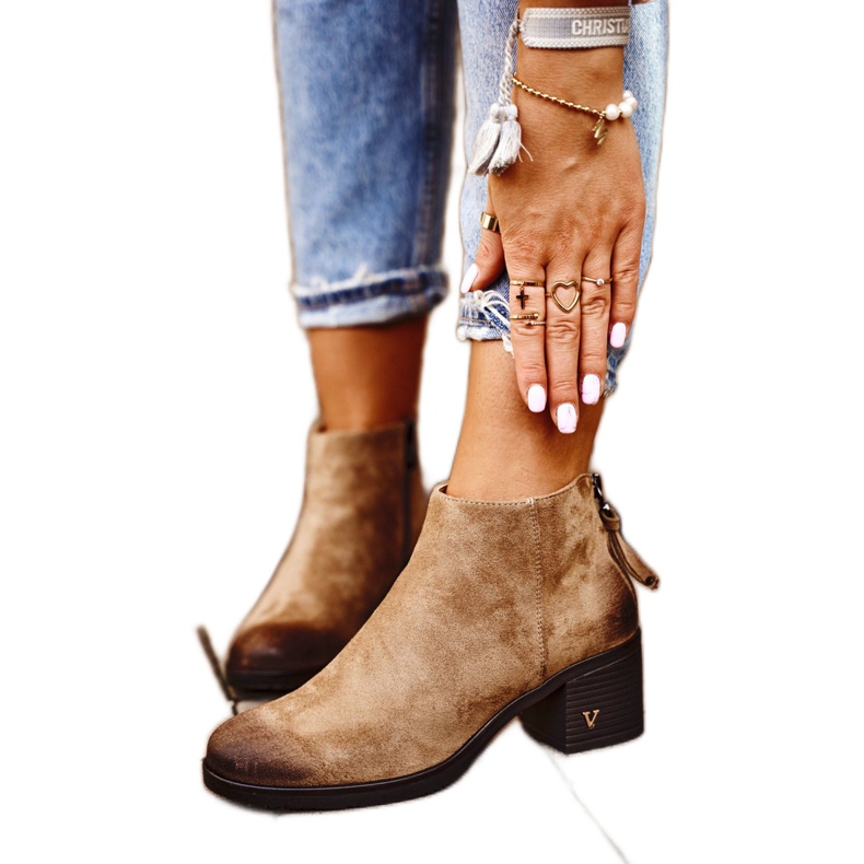 Vinceza Naisten saappaat kantapäässä Mokkanahka Beige Volares