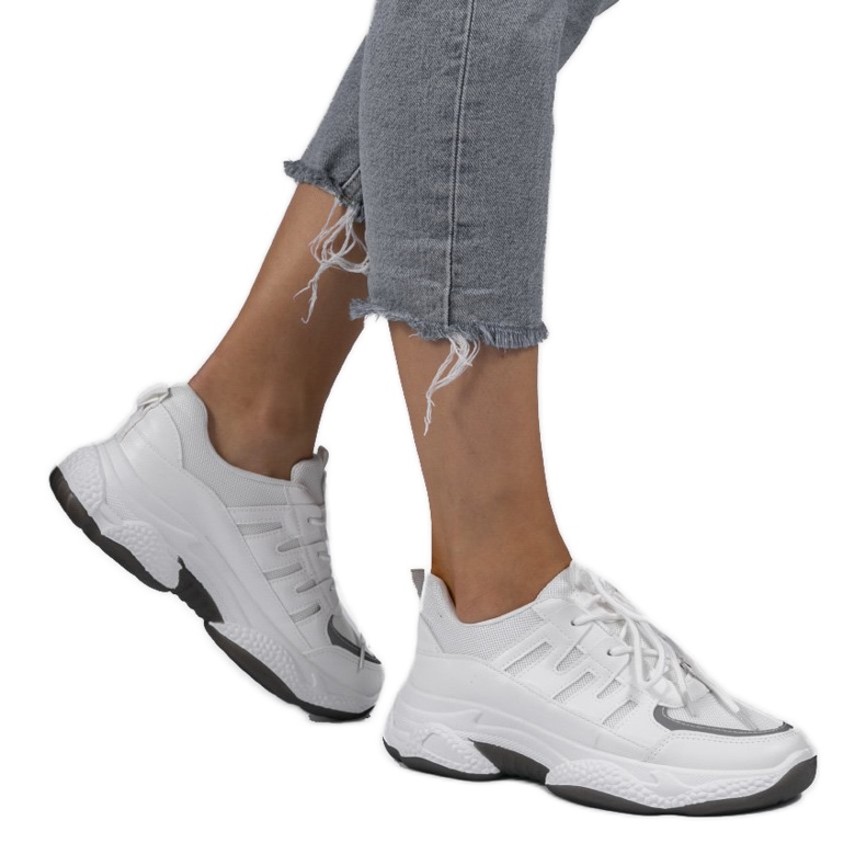 Valkoiset muodikkaat urheilukengät BH-001 valkoinen