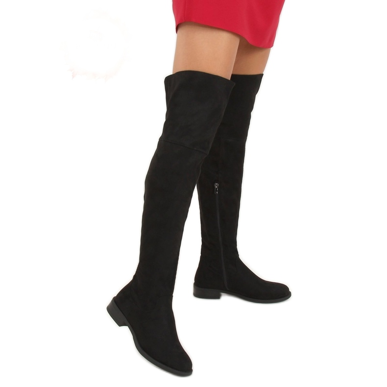 Mustat saappaat, MR-2 musta