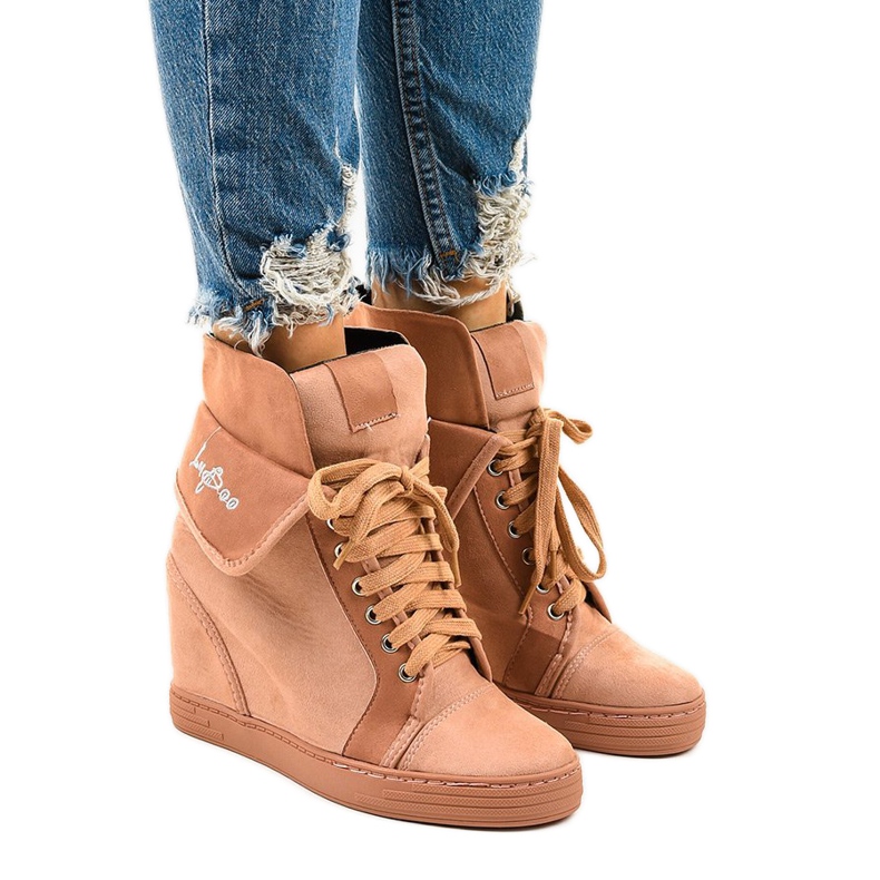 Vaaleanpunaiset lenkkarit, joissa nauhakiillot B12-22 vaaleanpunainen