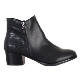 Kylie Musta saappaat