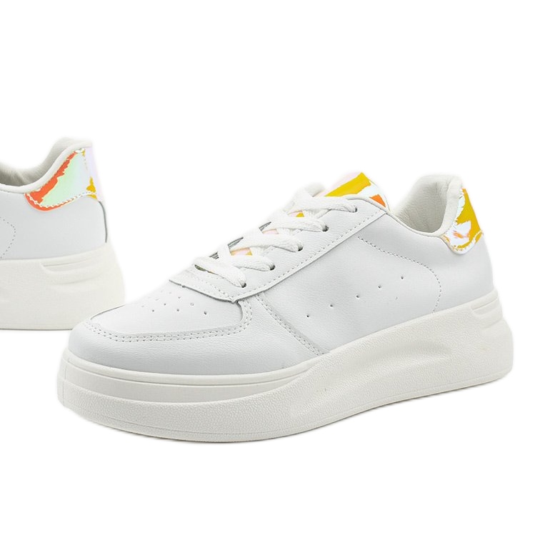 Valkoiset kiiltävät lenkkarit LLQ205-17 valkoinen kultainen