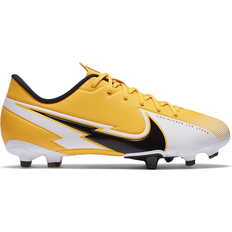 Nike Mercurial Vapor 13 Academy FG / MG Junior AT8123 801 jalkapallokengät oranssi keltainen