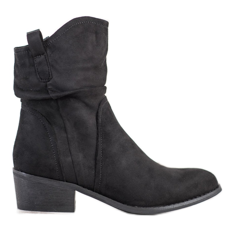 Evento Mustat lehmätytöt