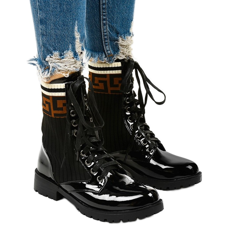 Mustat lakkisaappaat Gwynn -sukalla beige