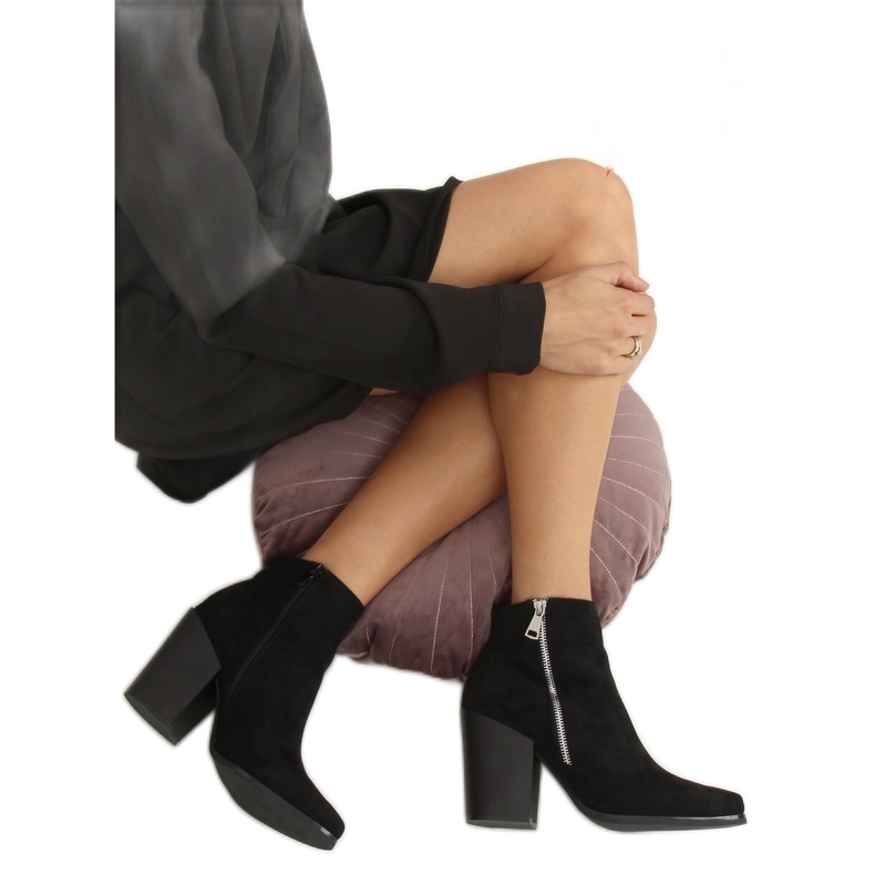 Mustat leveäkorkoiset saappaat TX-1873 Musta