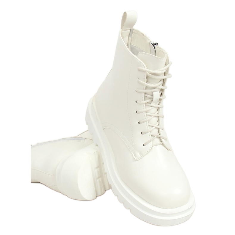 ID01 Valkoiset jalkineet valkoinen