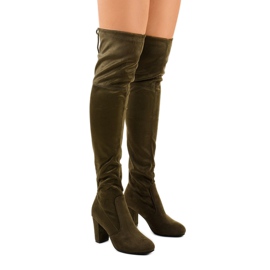 Mokkanahkaiset khaki Saroris -pylväät vihreä