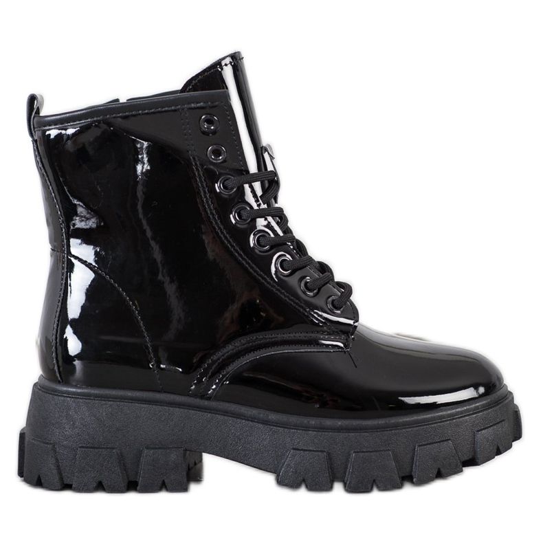 SHELOVET Lakatut ansat alustalla musta