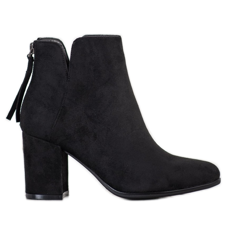 Queentina Muodikkaat saappaat postauksessa musta