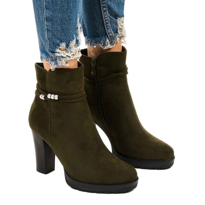 Vihreät korkokengät Vabella -pylväässä