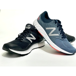 New Balance naisten: muodikkaat urheilukengät eri väreissä