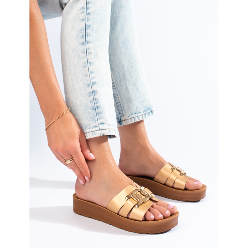 Naisten kullanväriset Shelovet-tasotossut kultainen 2