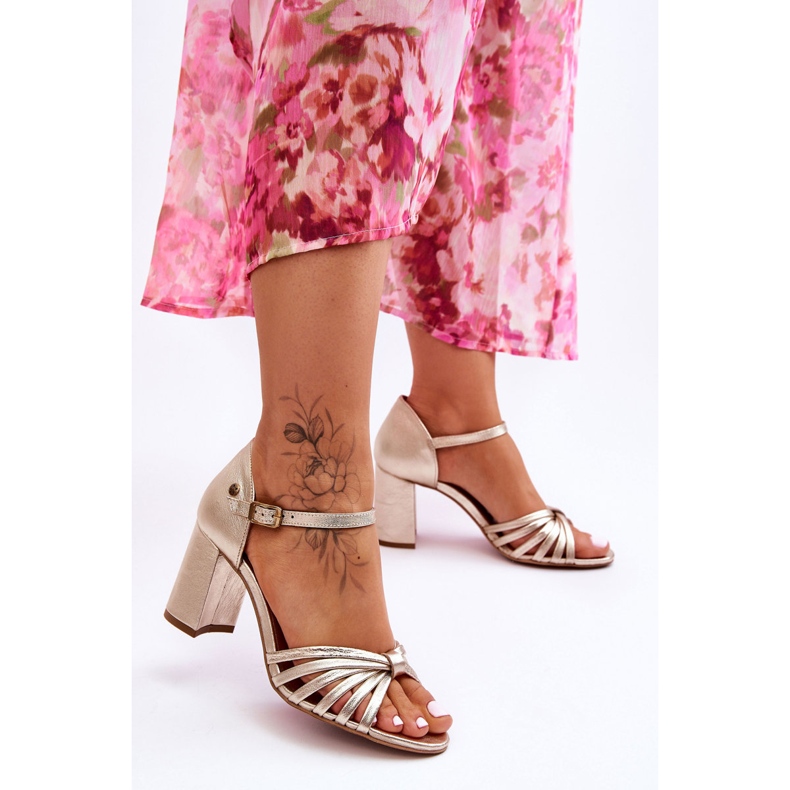 Mukavat nahkaiset sandaalit Maciejka 06025-25 kultaa kultainen 2