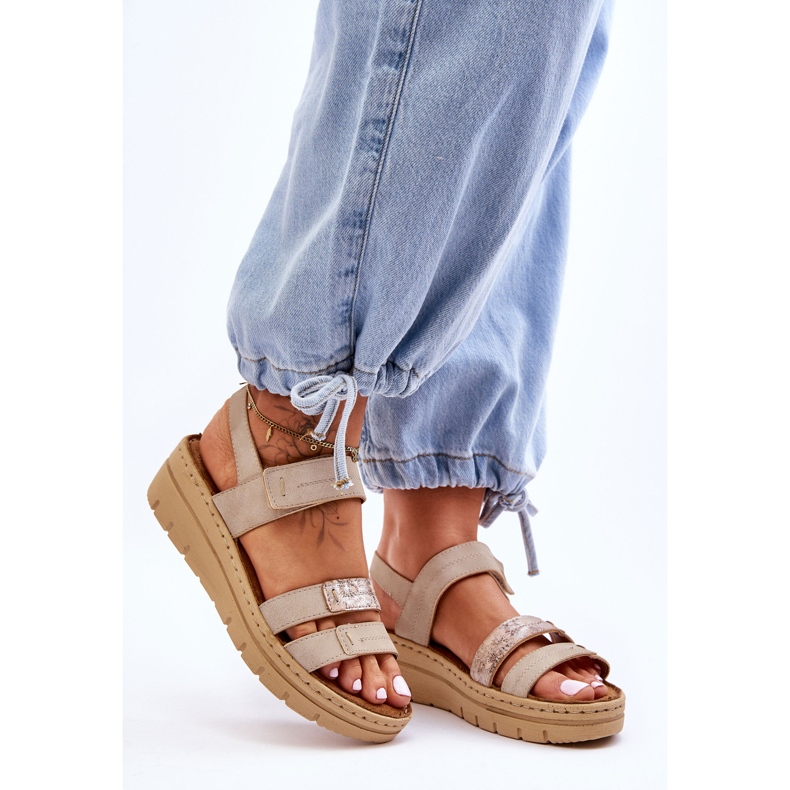 Vinceza Naisten nahkasandaalit tarranauhalla beigellä raikkaalla ilmeellä 1