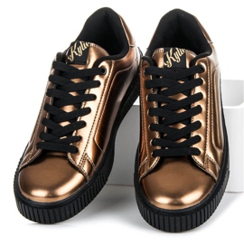 Kylie Tennarit alustalla keltainen 1