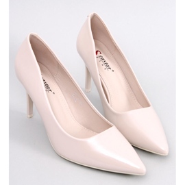 Charlotte Beige lakatut stiletto-pumput 1