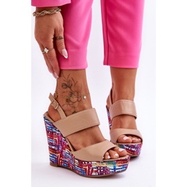 Calderia naisten wedge sandaalit beige 1