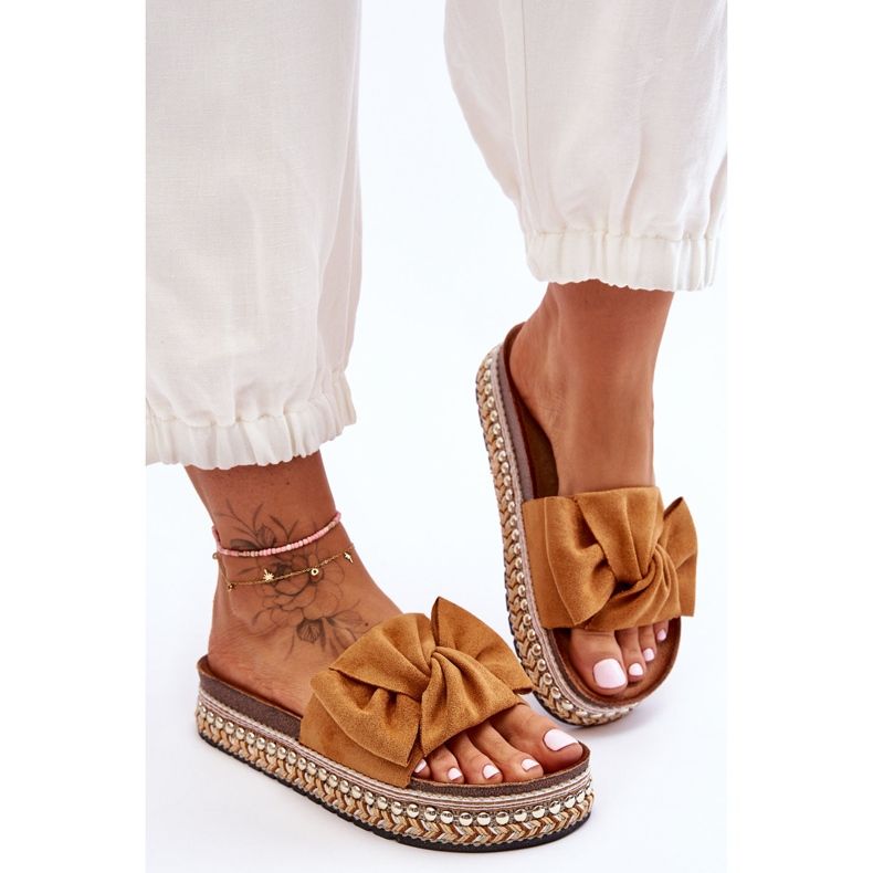 Naisten mokkanahkaiset tossut, joissa kamelin Lauria bow ruskea 2